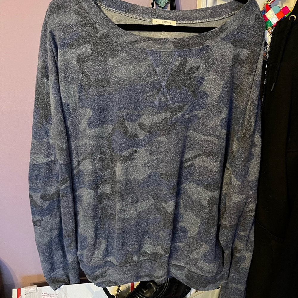 Women’s Blue Oversized Camo Sweater. Size Large
